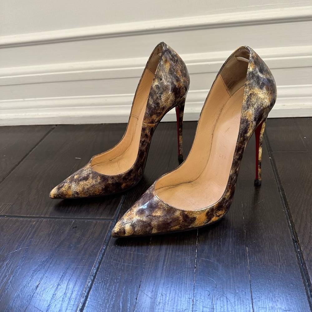 Christian Louboutin so Kate pumps